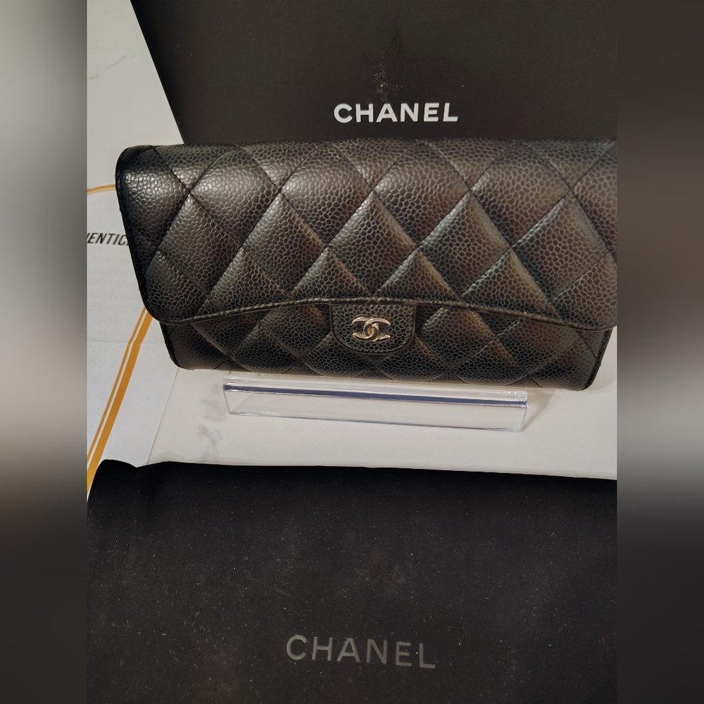 EUC CHANEL Long Wallet - Black Quilted Caviar Leather Flap w/SHW - Picture 6 of 15